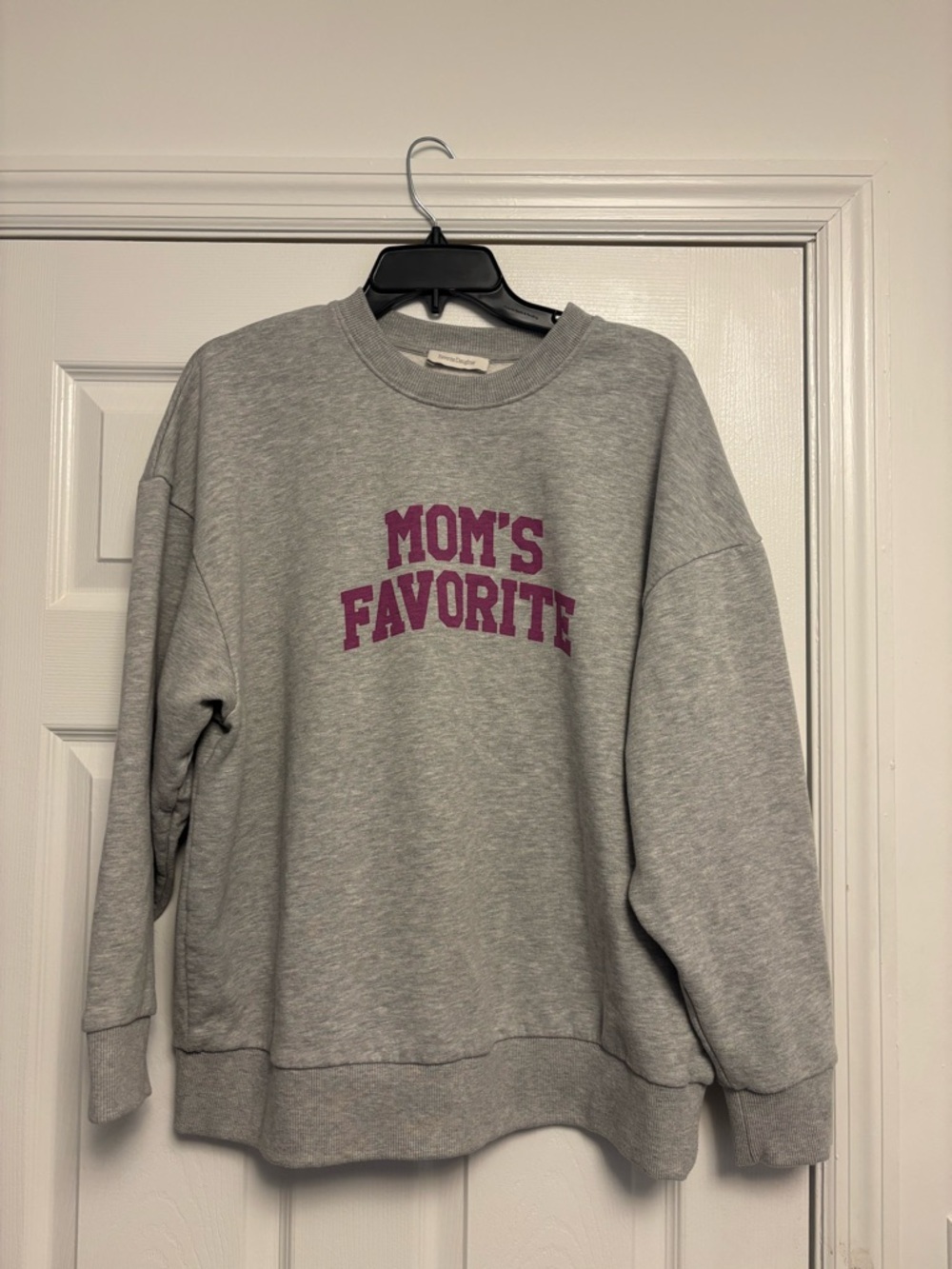 Favorite Daughter Mom’s Favorite Graphic Sweatshirt Gray Purple Crewneck M - Picture 2 of 7